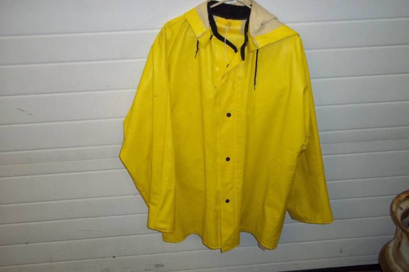 lot 63 image: Yellow Rain Suit XL