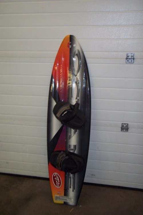lot 65 image: Wake Board