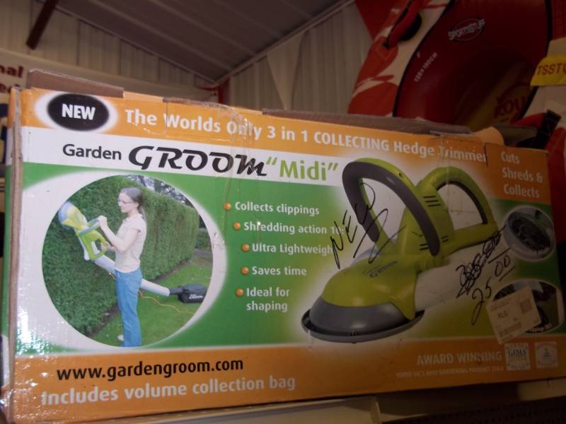 lot 72 image: New Garden Hedge Trimmer