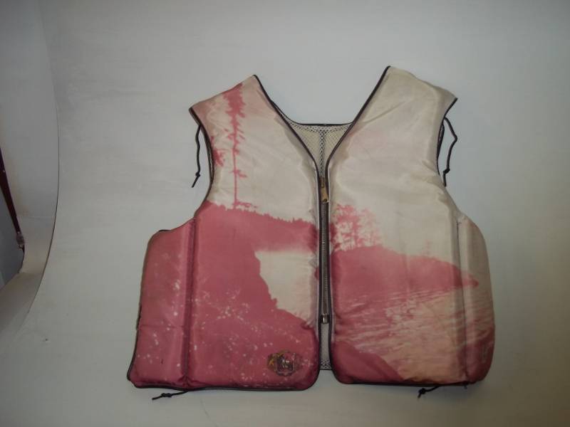 lot 73 image: XL Life Jacket