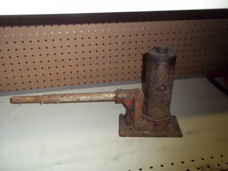 lot 116 image: Hydraulic Floor Jack