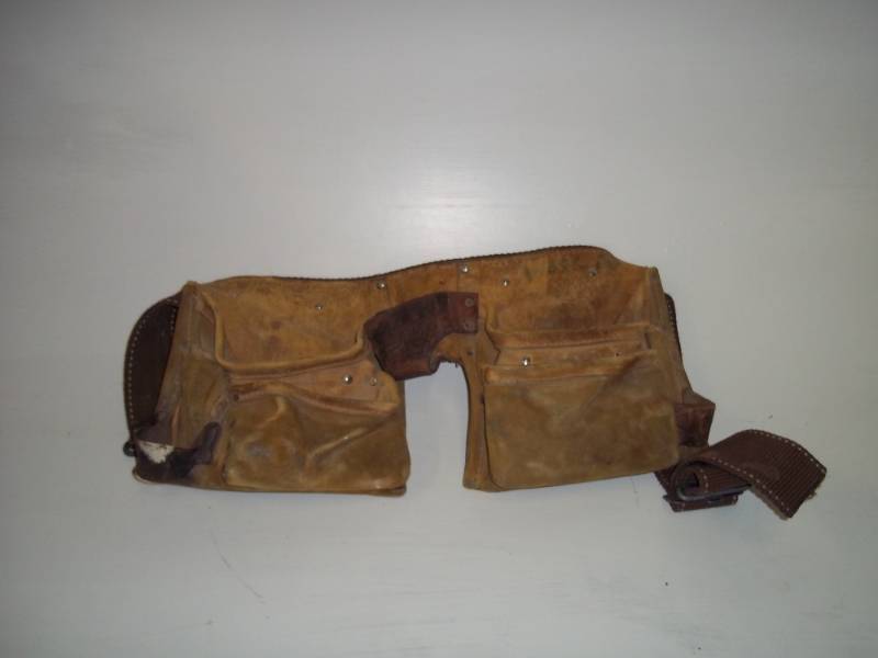 lot 117 image: Leather Tool Belt