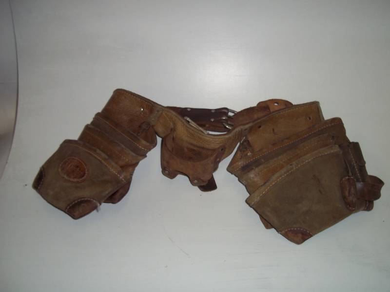 lot 118 image: Leather Tool Belt