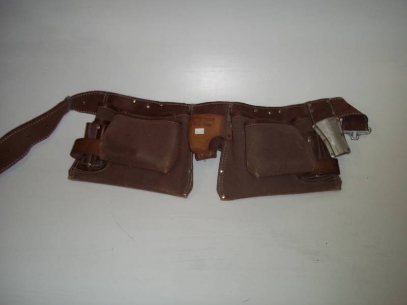 lot 119 image: Leather Tool Belt