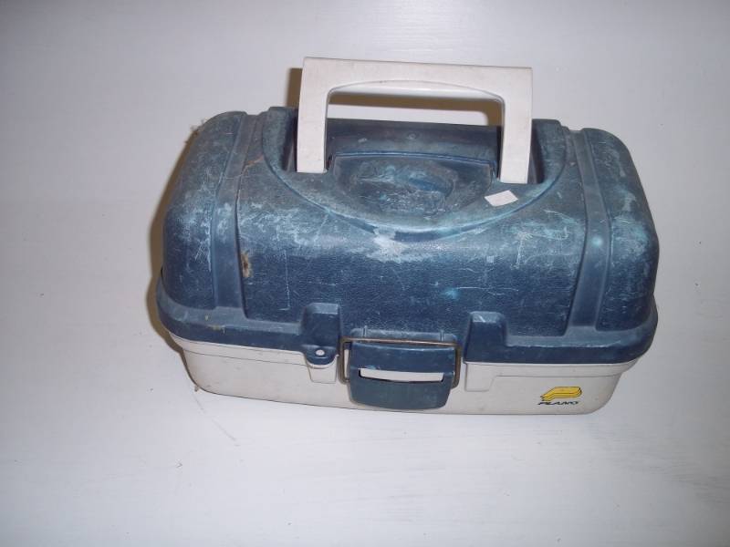 lot 124 image: Tackle Box Blue