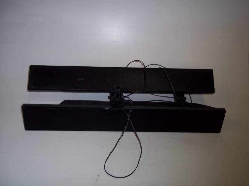 lot 140 image: Pair of Speakers 25