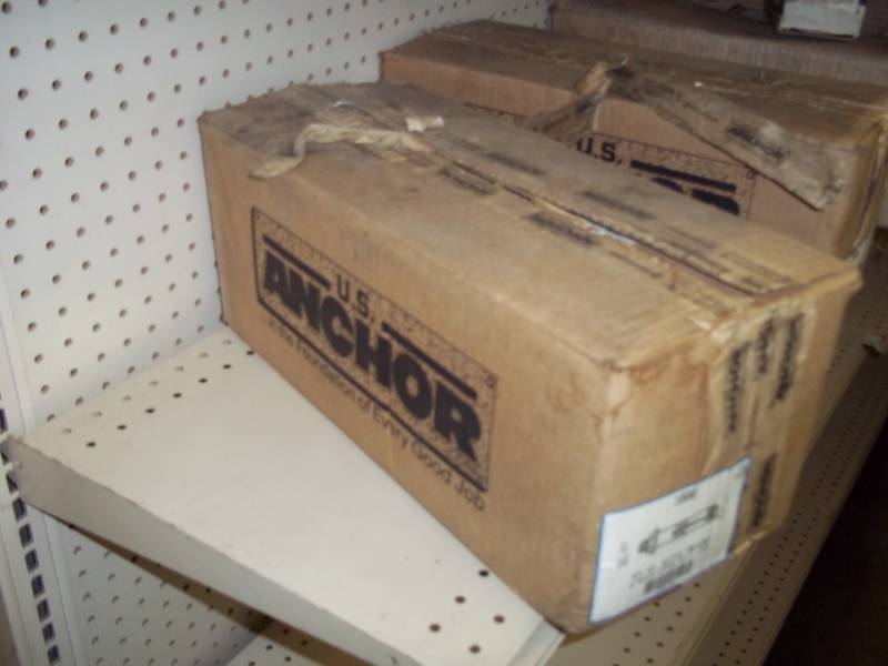 lot 166 image: New Case of 1000 516 x 1-12 Anchors