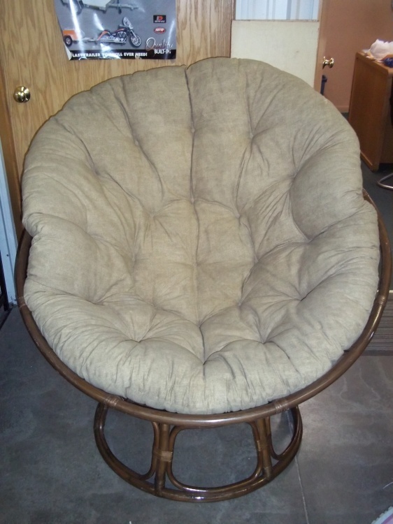 lot 171 image: Bamboo Chair with cousin