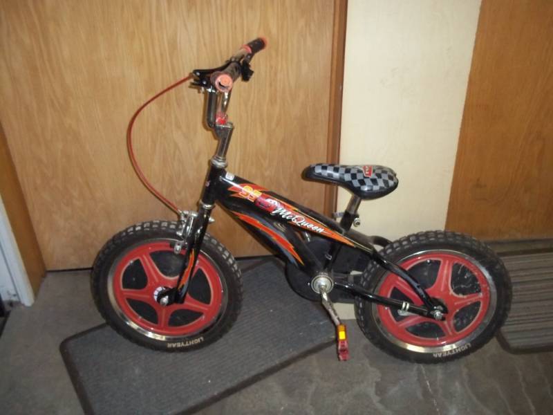 lot 174 image: Lighting McQueen 16 Bike