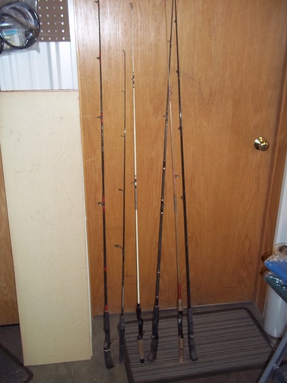 lot 178 image: 6 fishing rods