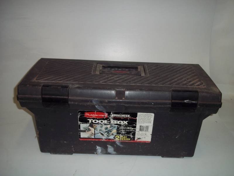 lot 189 image: Large Rubbermaid tool box with tray
