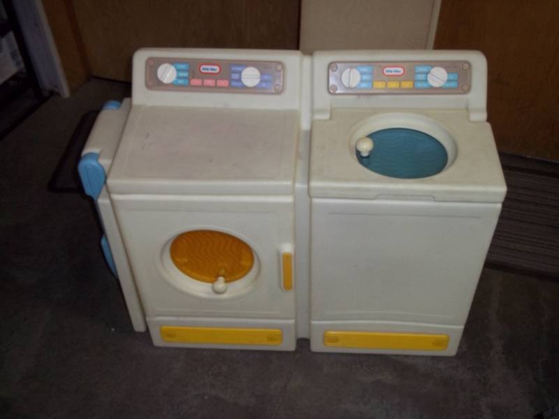lot 194 image: Child washer and dryer set