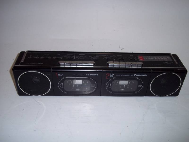lot 213 image: Cassette Boom Box