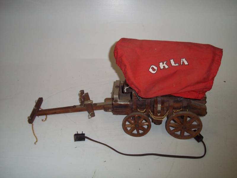 lot 221 image: Lighted Covered Wagon