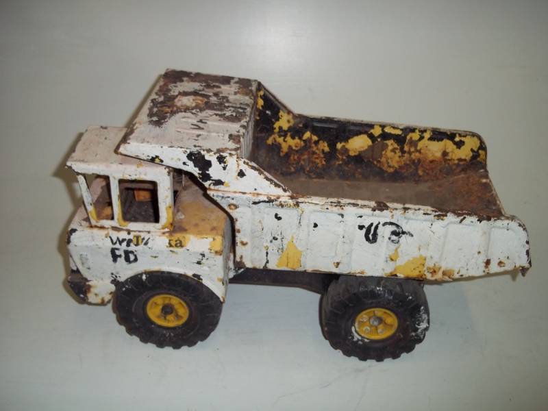 lot 258 image: Tonka Dump Truck