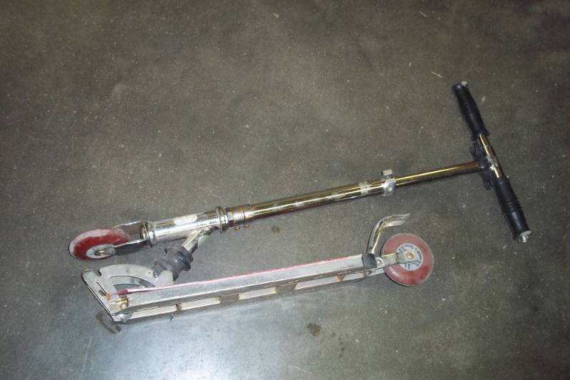 lot 262 image: Folding Scooter