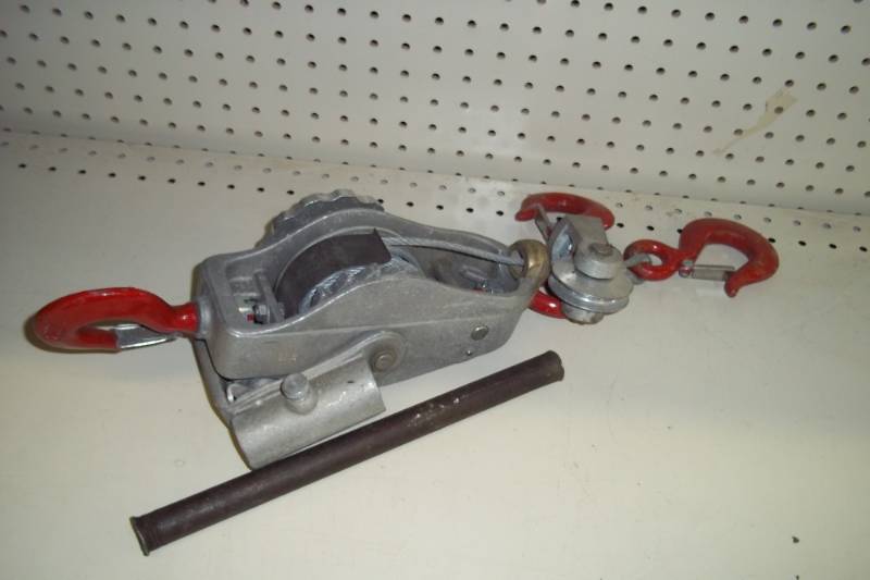 lot 266 image: Cable Winch