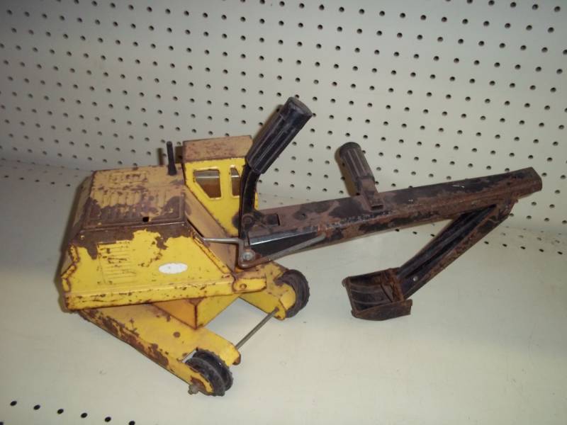 lot 268 image: Vintage Tonka Backhoe