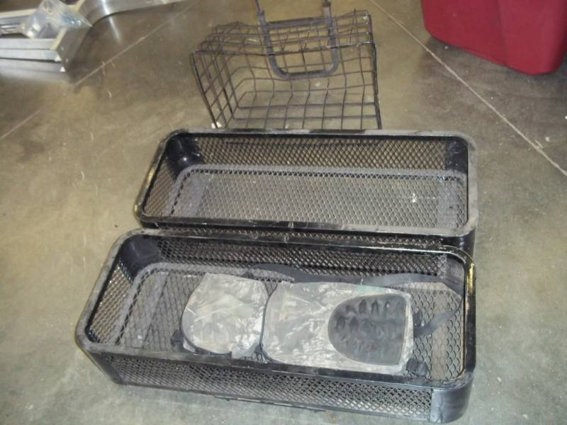 lot 280 image: 4 Wheeler Baskets with hardware