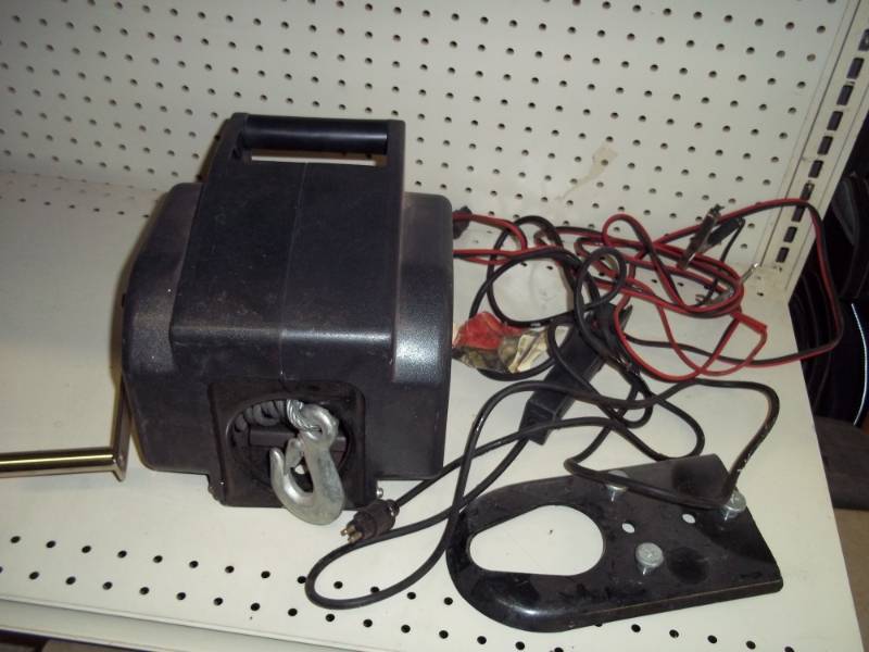 lot 285 image: 2000 lb 12V Electric Winch with control and ball mount