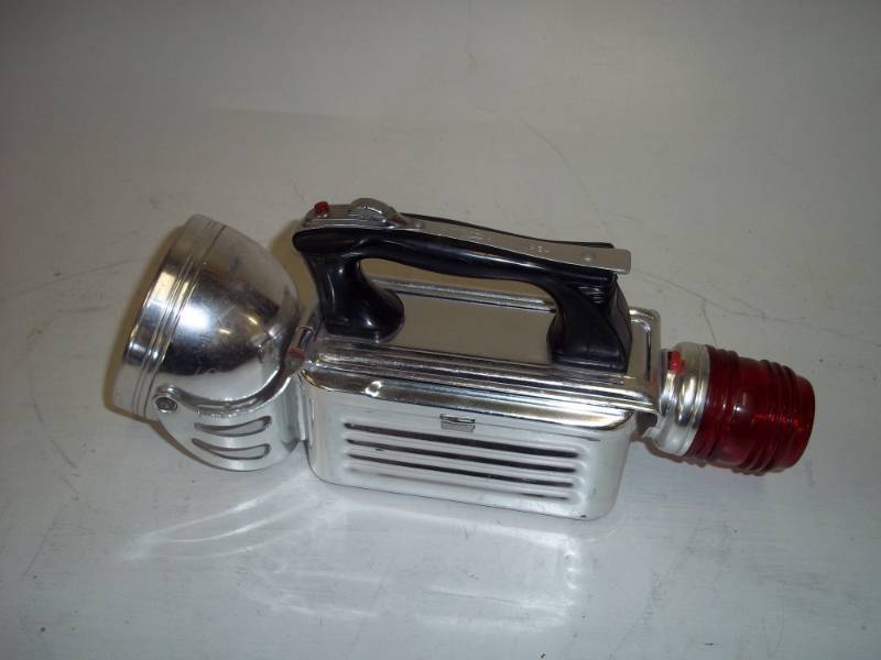 lot 287 image: Vintage Flashlight