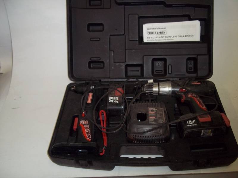 lot 300 image: Craftsman Cordless Drill set with case 19.2v