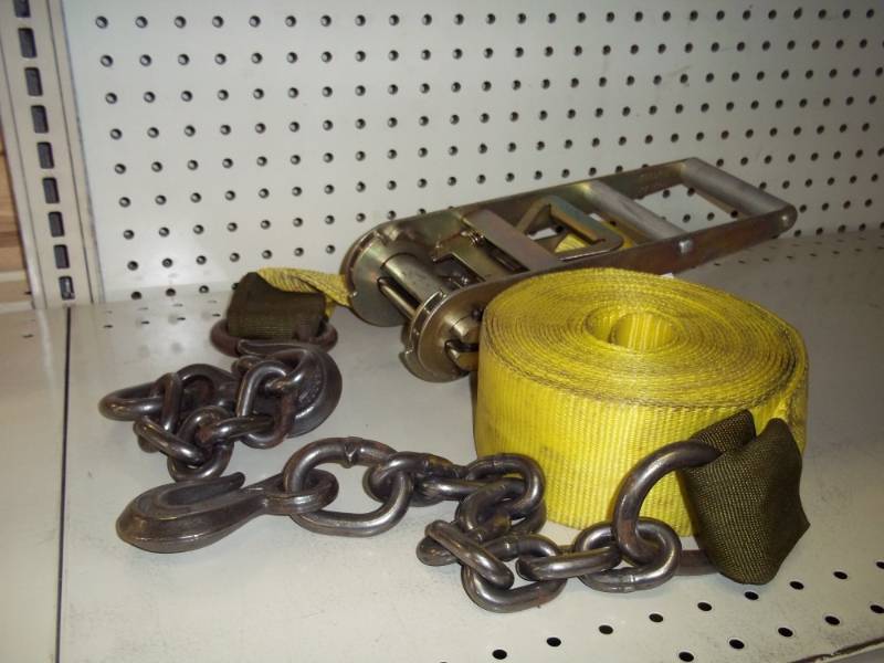 lot 305 image: Ratchet Strap with chain hooks