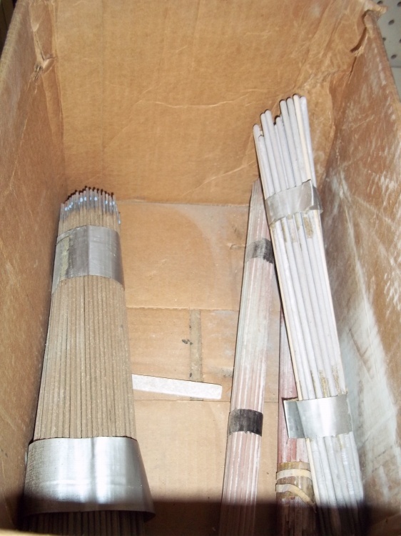lot 319 image: Welding Rods