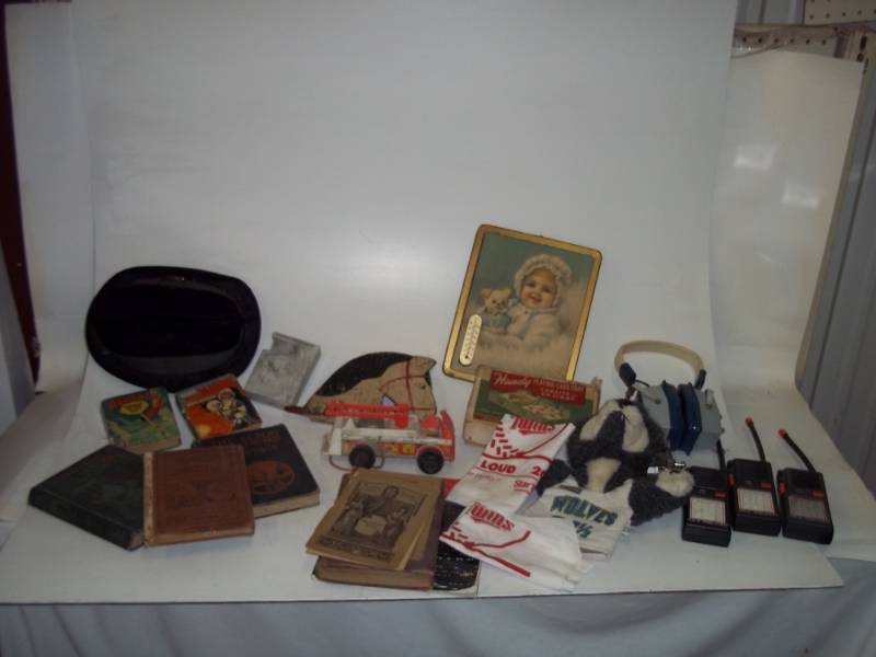 lot 323 image: Vintage Toys and Books