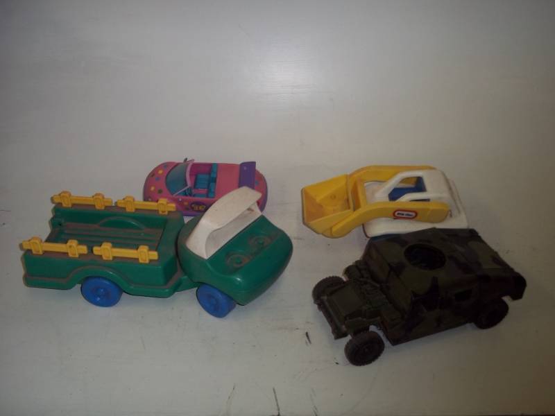 lot 332 image: Vintage Toy Cars