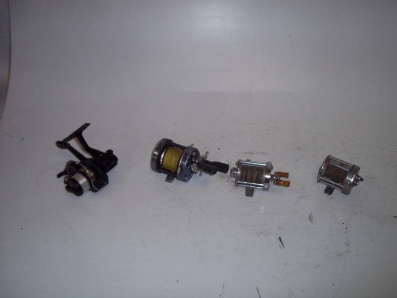 lot 350 image: 4 fishing Reels