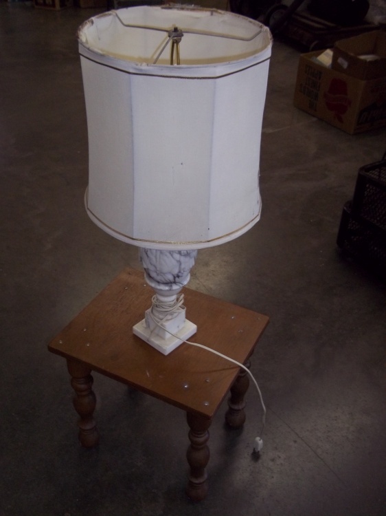 lot 358 image: Marble lamp with table