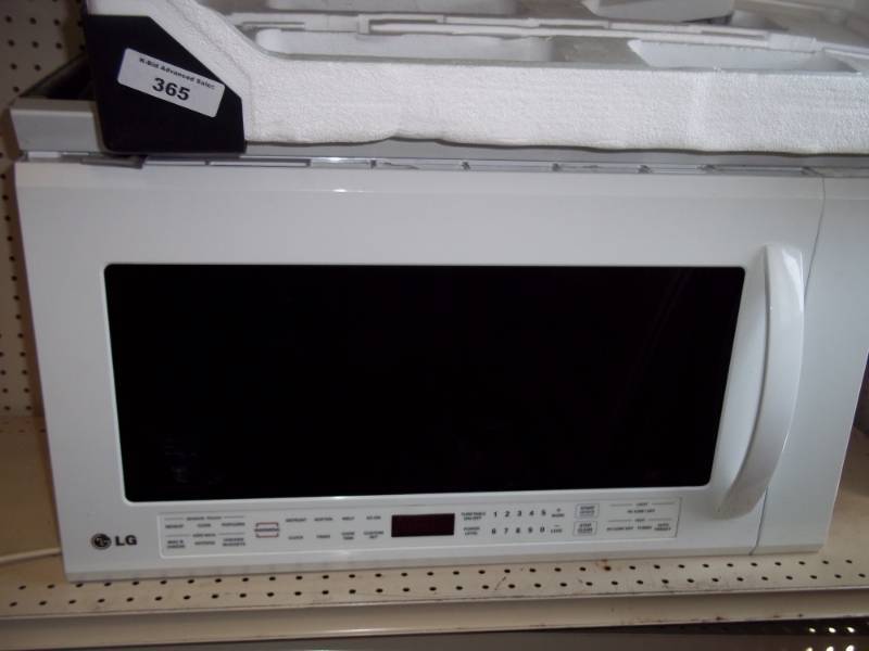 lot 365 image: LG under cabinet Microwave with Fan
