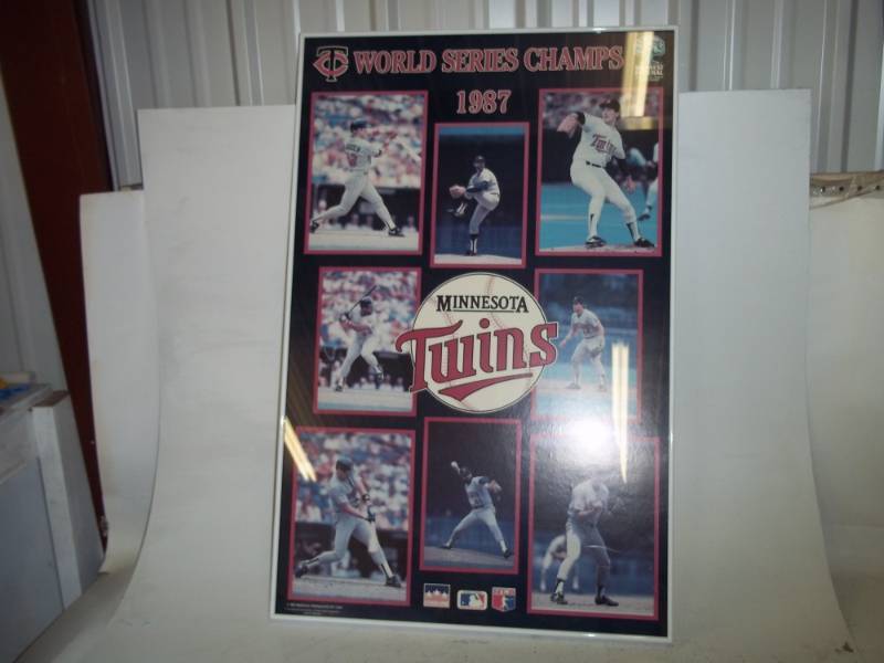 lot 366 image: Minnesota Twins World Series Champs 1987 Framed poster 22 x 34