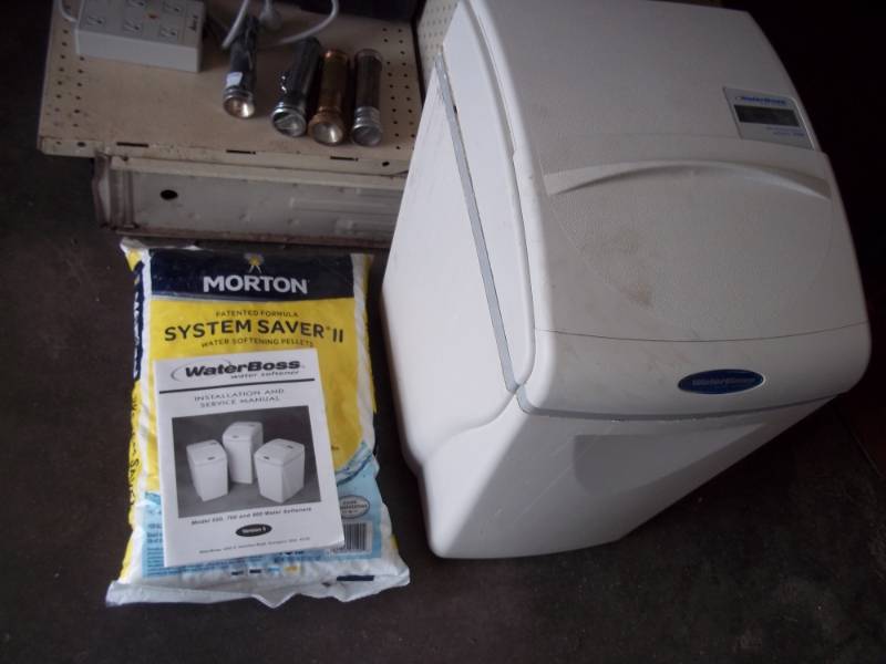 lot 380 image: Water Boss 700 Water Softener consignor states working when taken out of service
