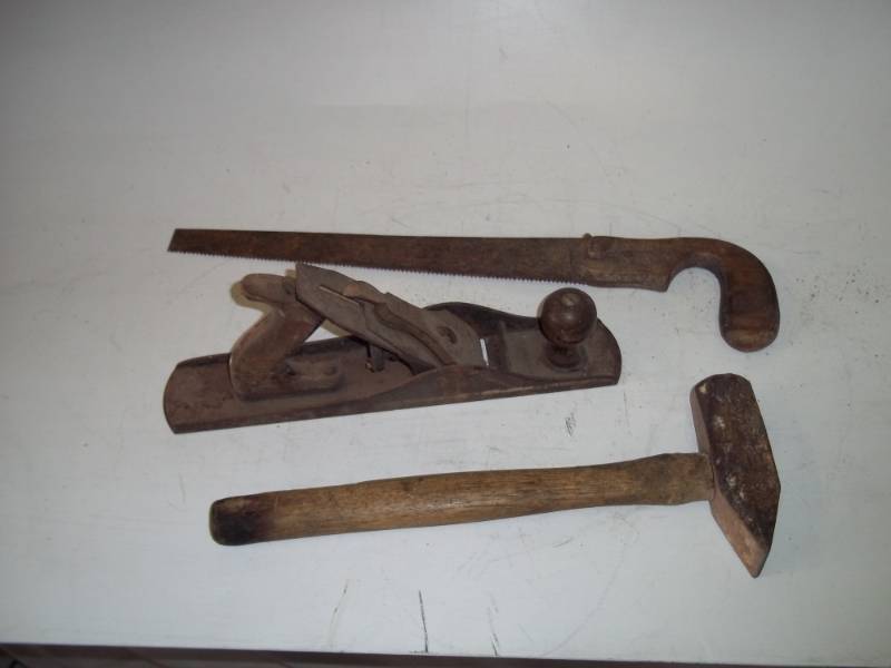 lot 383 image: Vintage plane, sledge and saw