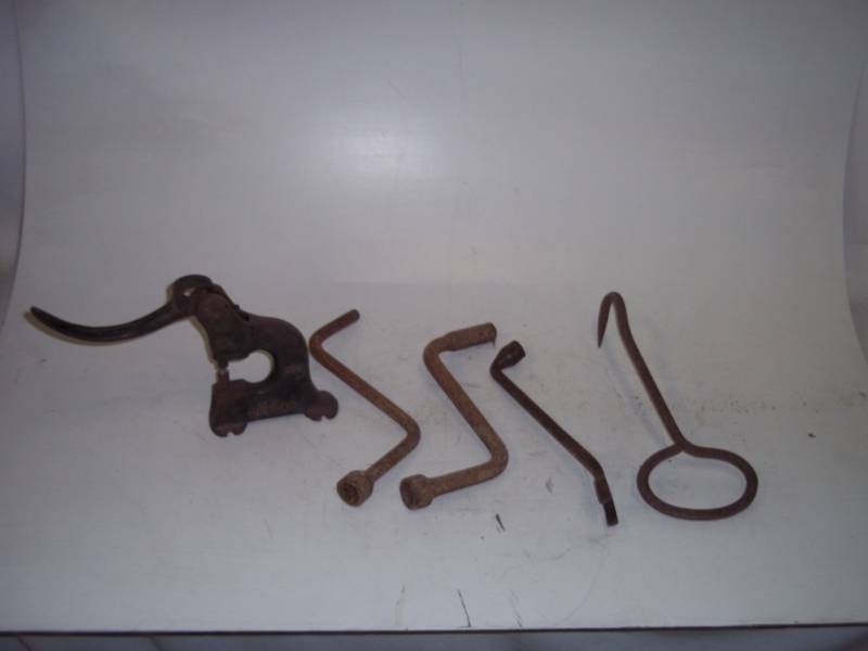 lot 384 image: Vintage Tools