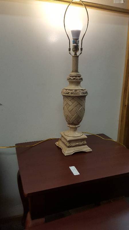 lot 8 image: Dark Wood Coffee Table and 2 Matching End Tables.  Plus 2 High-End Heavy Cast Iron Lamps