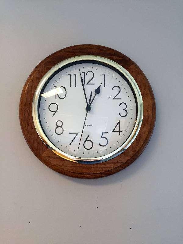 lot 19 image: Wall Clock