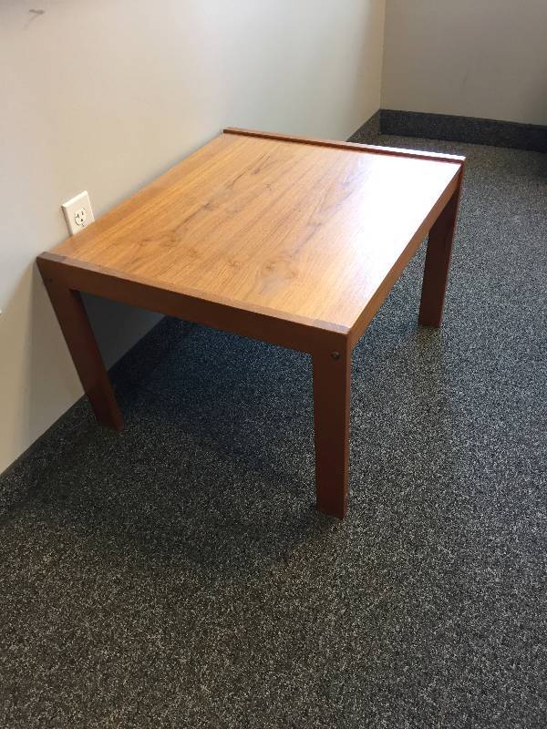 lot 38 image: Small Wood Table