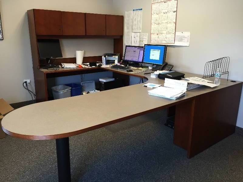lot 39 image: Wow Fantastic Cherry U Shape Executive Workstation Conference Peninsula Desk W Desktop Filing Cabinet Cupboards - Retails Used $2000 - Excellent Condition