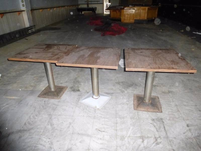 lot 26 image: Restaurant Tables