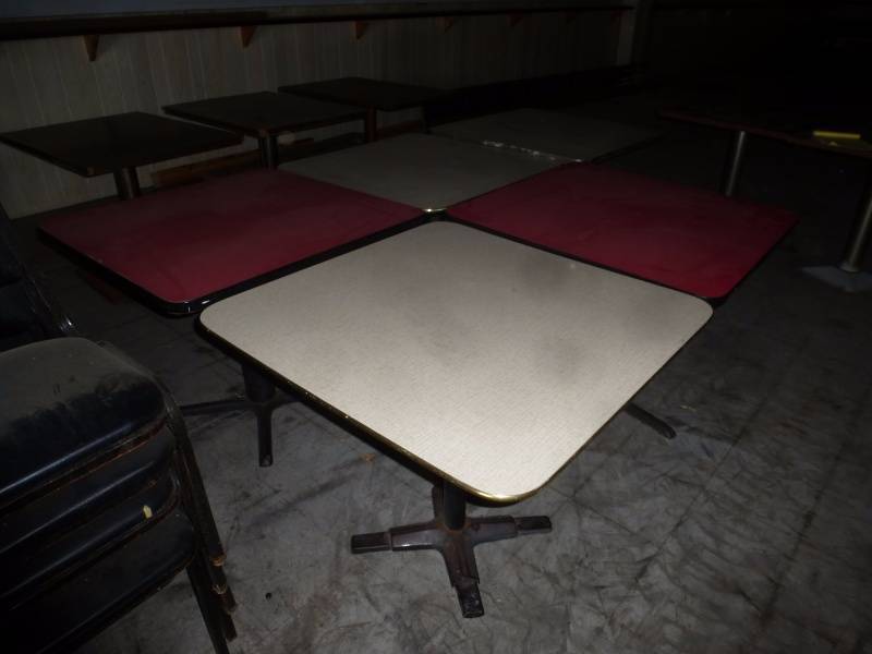 lot 28 image: Restaurant Tables