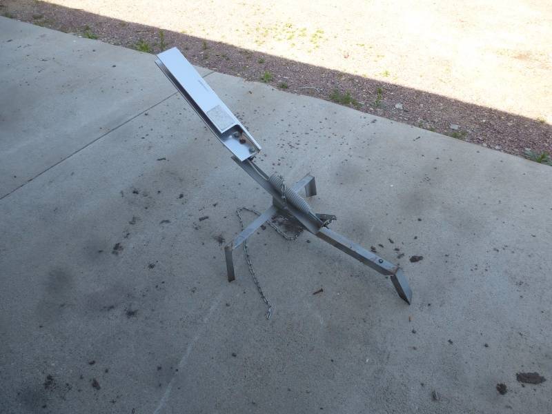 lot 68 image: Clay Pigeon Thrower