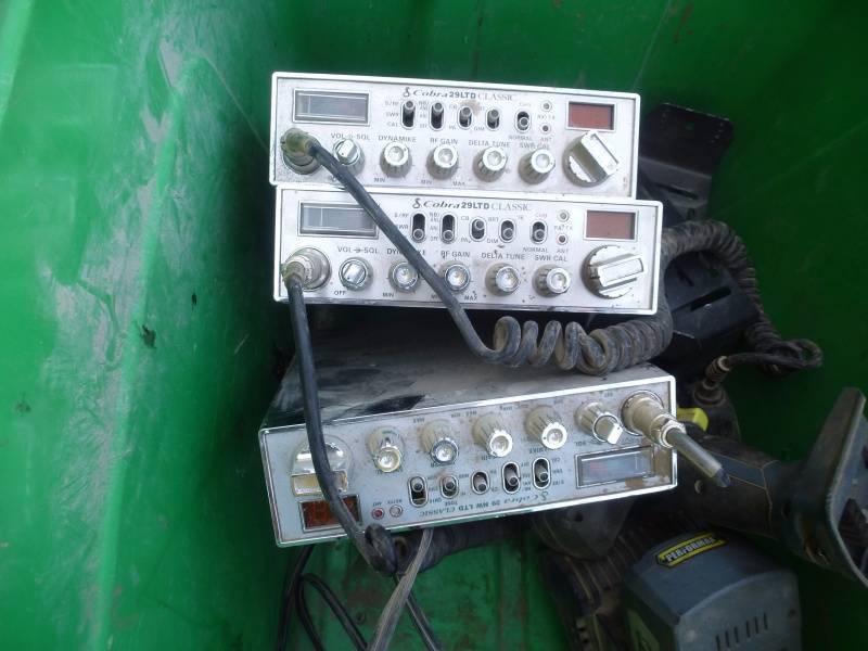 lot 73 image: Cobra CB Radios