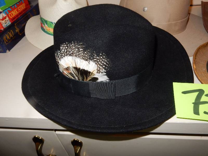 lot 73 image: Vintage MENS hats  see closeups