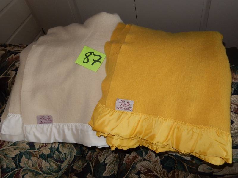 lot 87 image: Faribo Wool Blankets