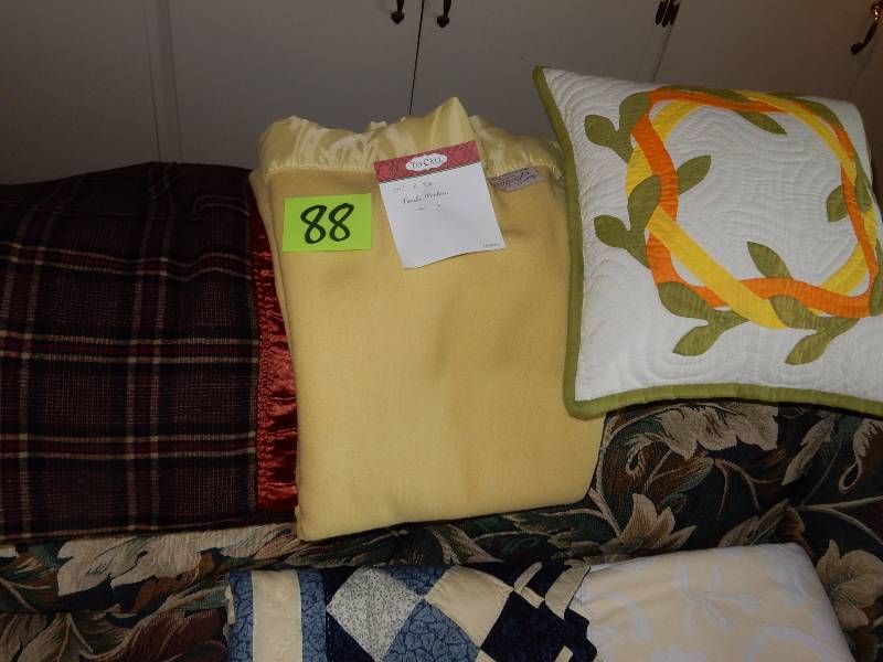 lot 88 image: Faribo Wool Blanket.. Nice quilted pillow.. Plaid Afghan