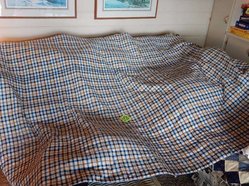 lot 89 image: Queen Size Reversible Bed spread.. Hand Quilted..