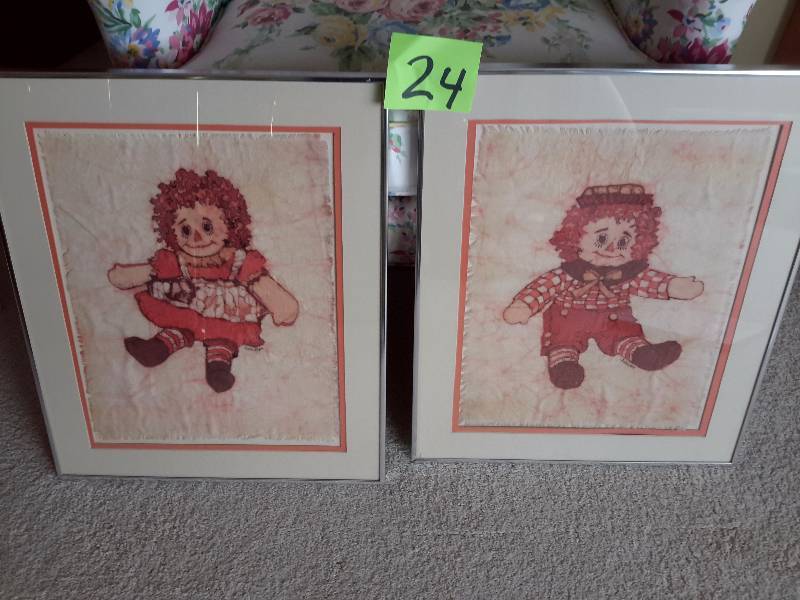 lot 24 image: Original BATIK  Linda Stych.. Raggedy Ann and Raggedy Andy.